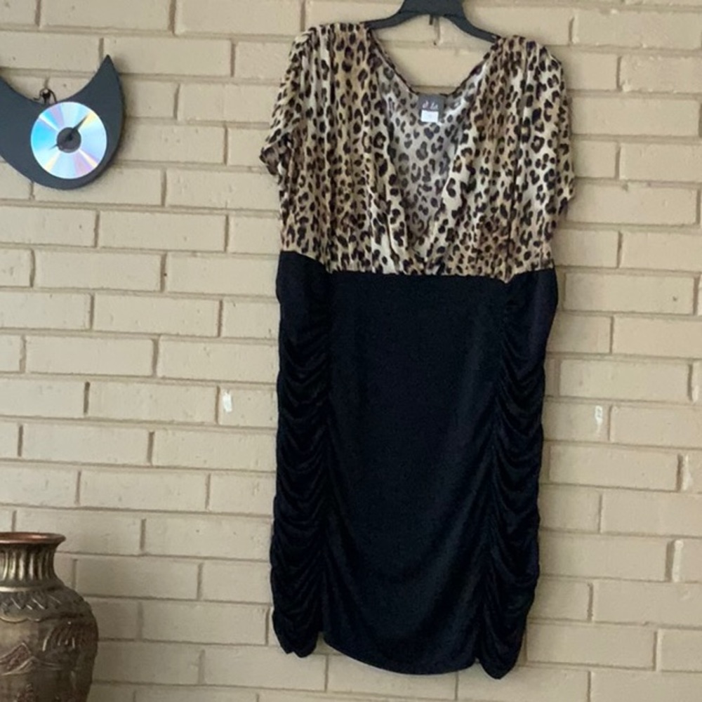 Dots Dress SIZE 3X 95% polyester 5% SPANDEX